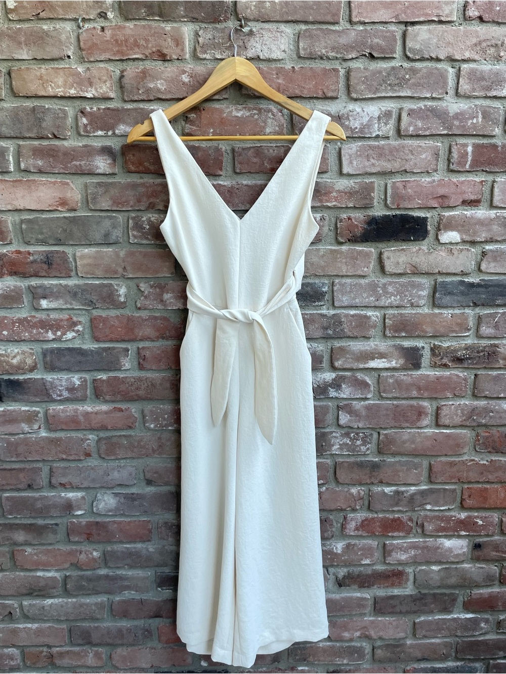 Wilfred Ecoulement Off-White “Light birch” V-Neck Tie-Waist jumpsuit